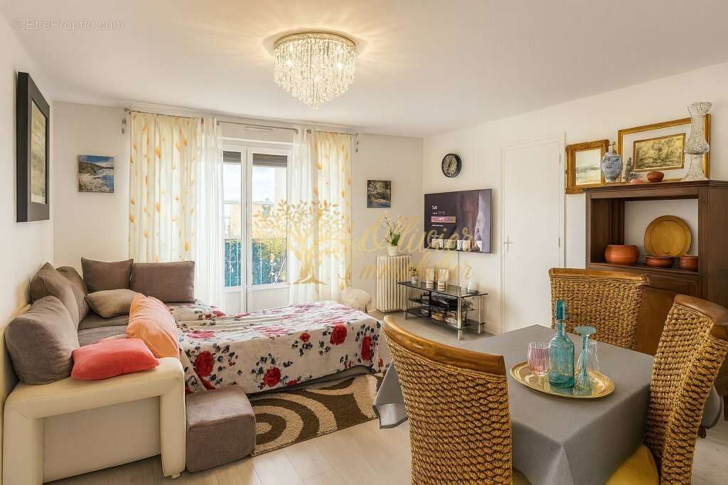 Appartement à PONTAULT-COMBAULT