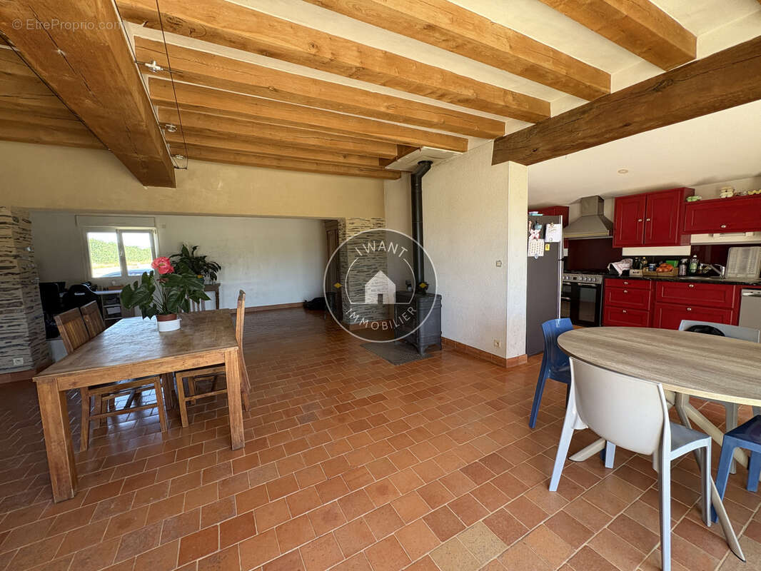 Belle longère ligérienne avec piscine et hangar - photo 3