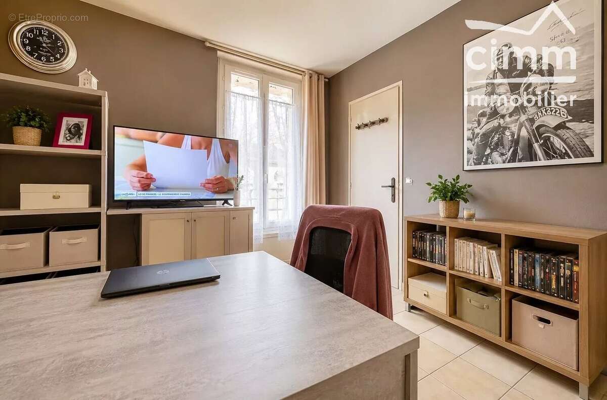 COULOMMIERS Centre-ville Appartement T2 vendu loué Investissement locatif sécurisé - photo 2