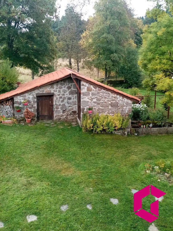 Maison à MONTREGARD