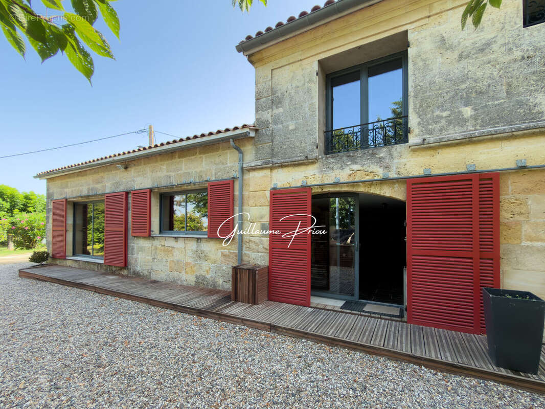 Maison 242 m² à Saint-Andre-De-Cubzac  - photo 7