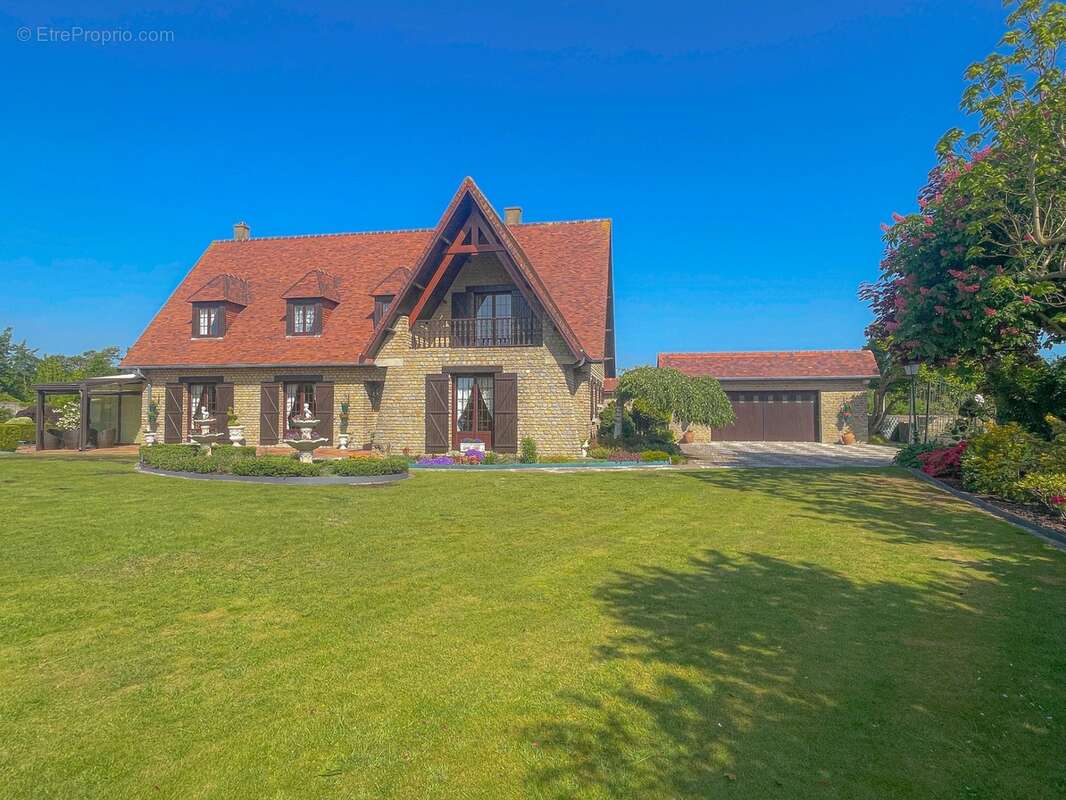 Dpt Pas-De-Calais(62) , à vendre propriété P(8) de 304m2 , terrain de 3000m2 ,double garages, véranda , pergola , cave à vins - photo 17