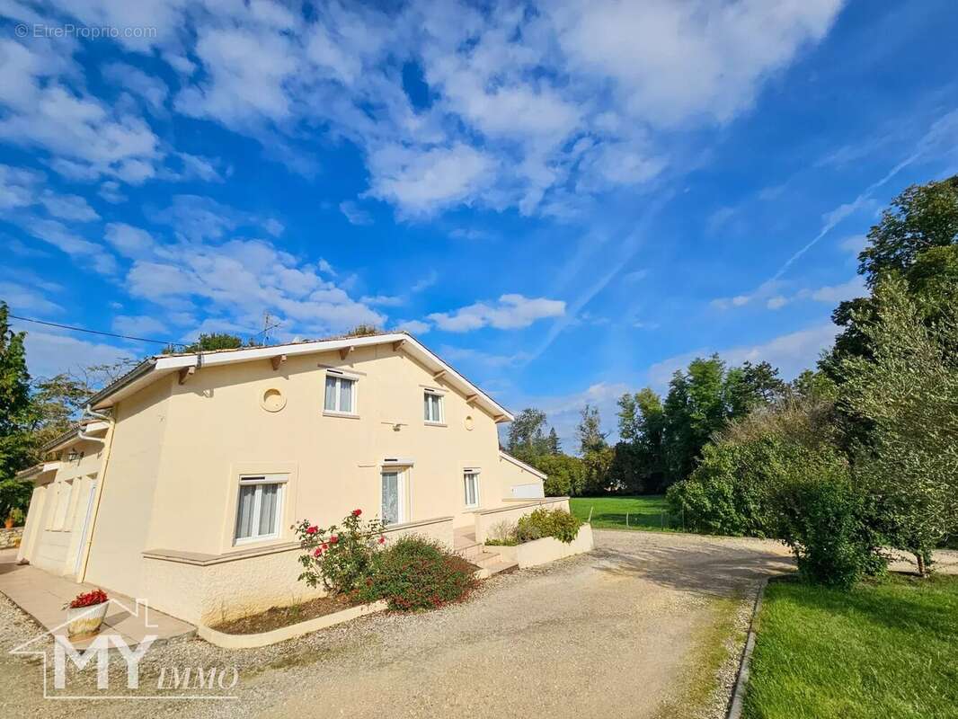 Maison à LA ROQUILLE