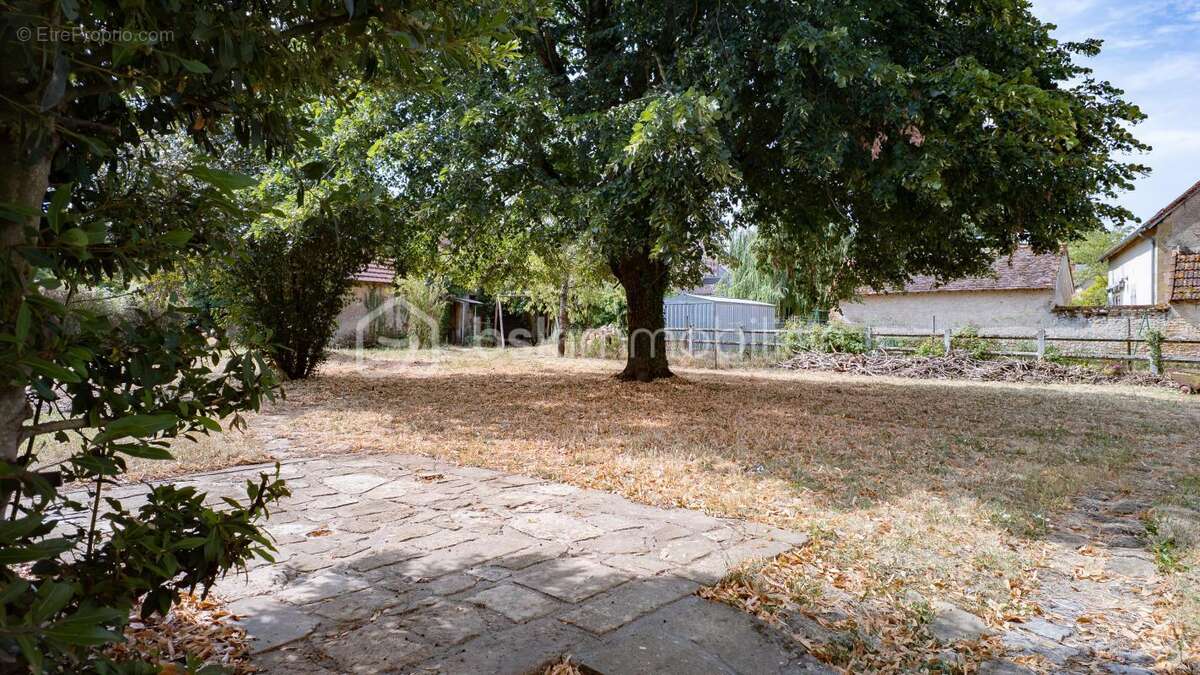 Surprenante maison de caractère à rafraîchir pour un projet familial ou professionnel - photo 23