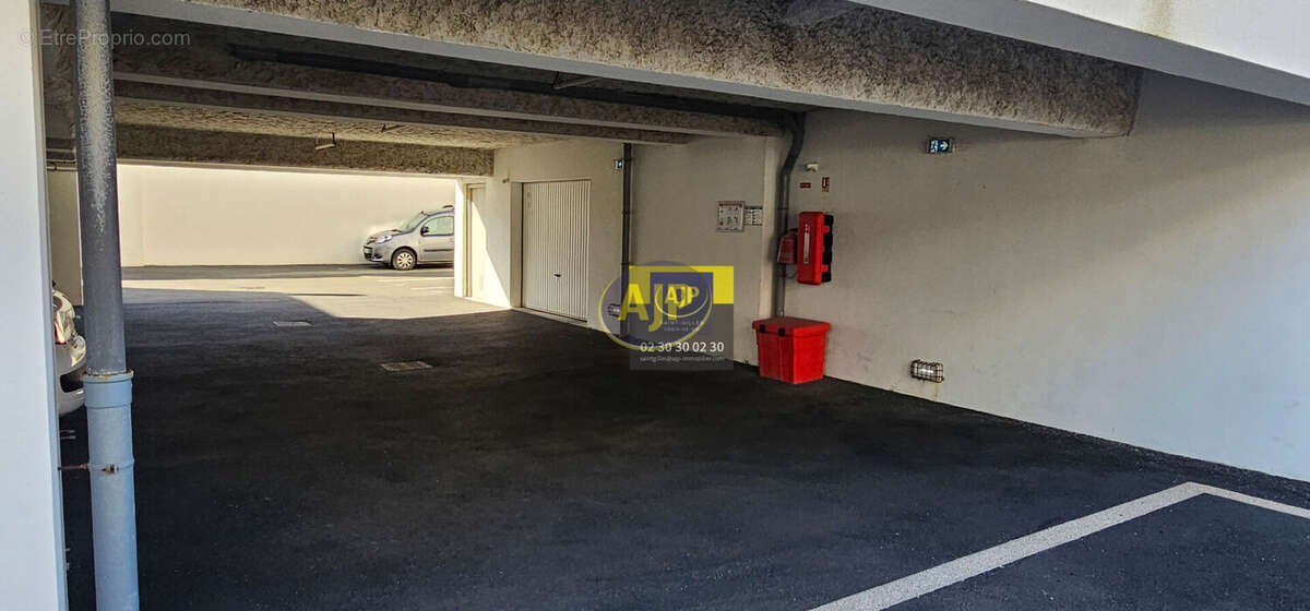 Parking à SAINT-GILLES-CROIX-DE-VIE