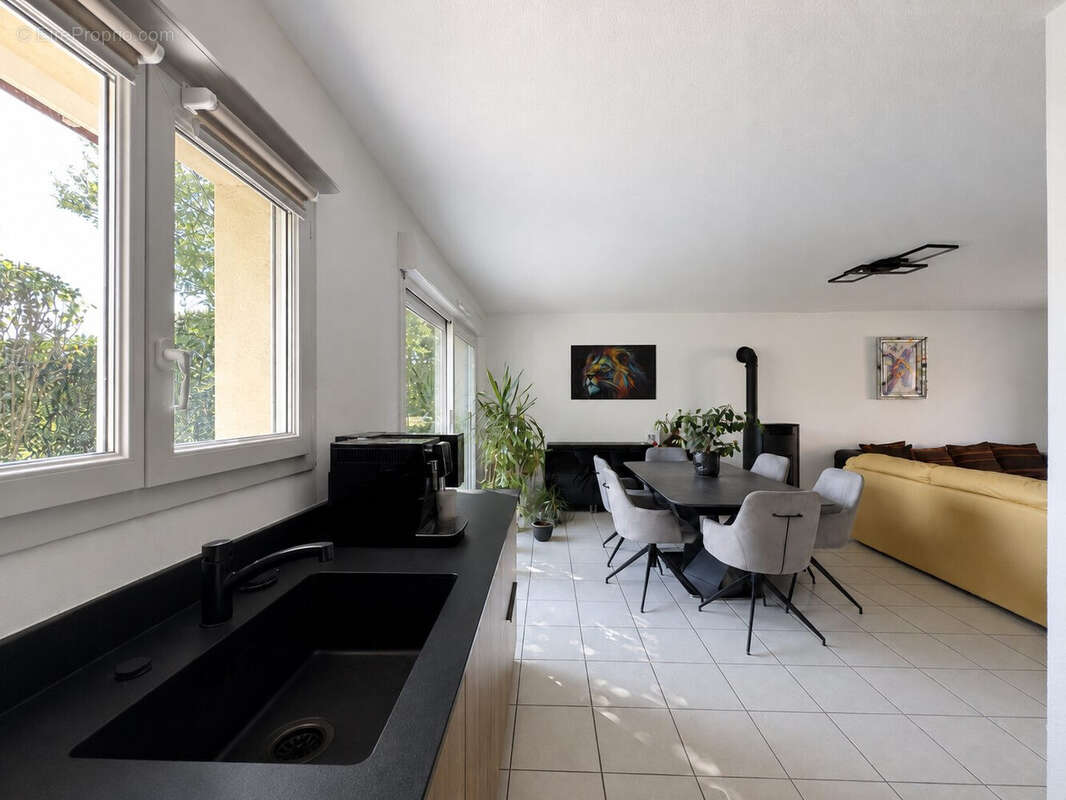Maison 85 m² à Vulbens  - photo 6