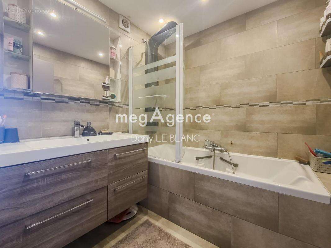 Appartement à MAINVILLIERS