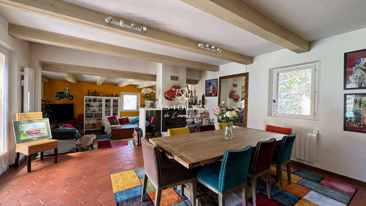 A vendre, belle villa  provençale 7 pièces 270 m2 sur 5000 m2 boisé - photo 8