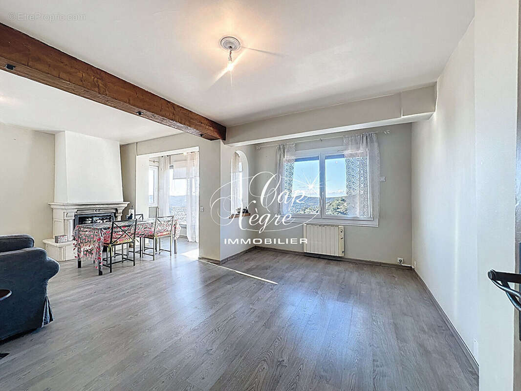 Appartement à BORMES-LES-MIMOSAS