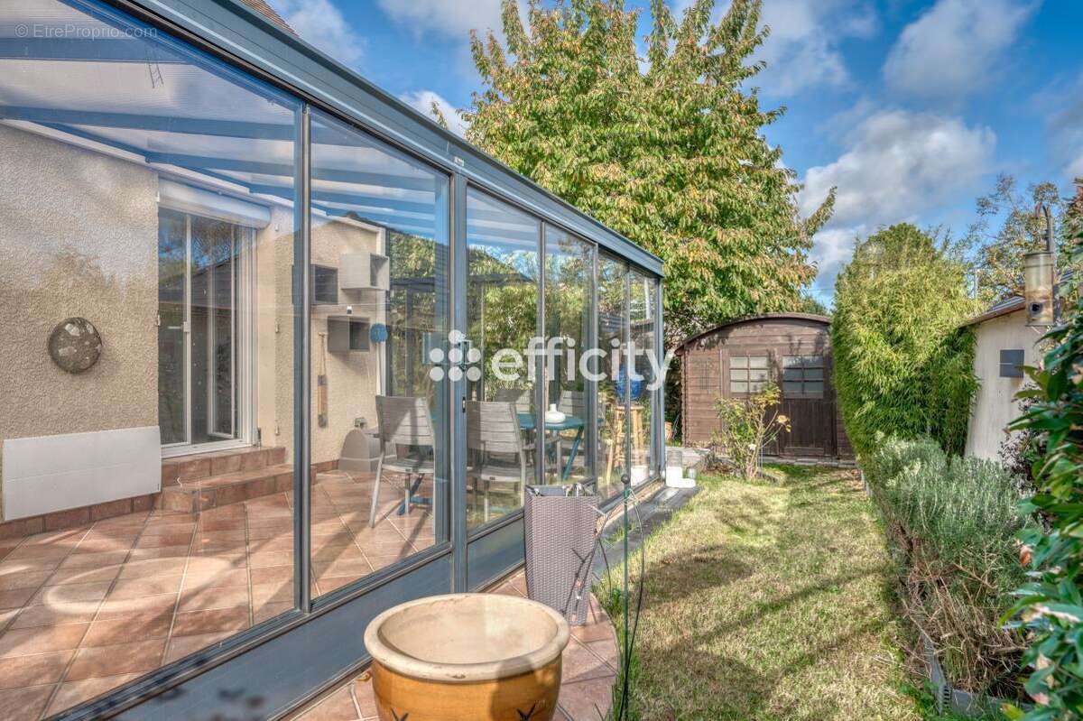 Maison à MERY-SUR-OISE