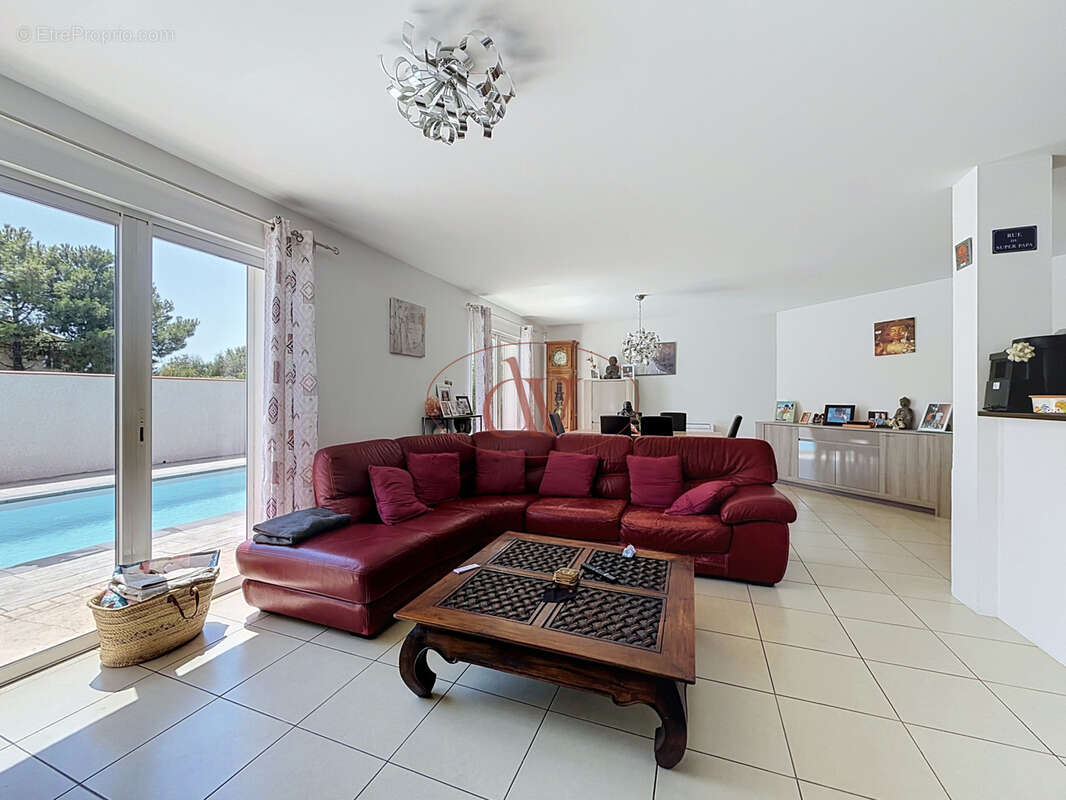 Maison 3 faces  de 131 m2 ( elne ) - photo 5