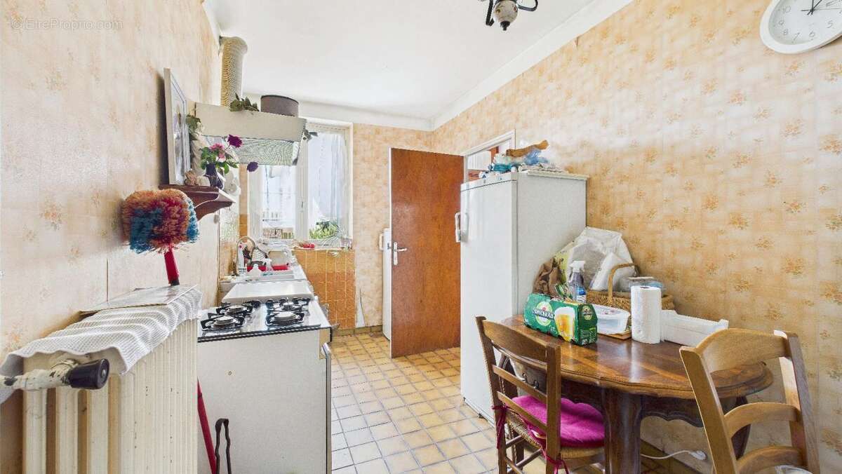 Maison à ONET-LE-CHATEAU