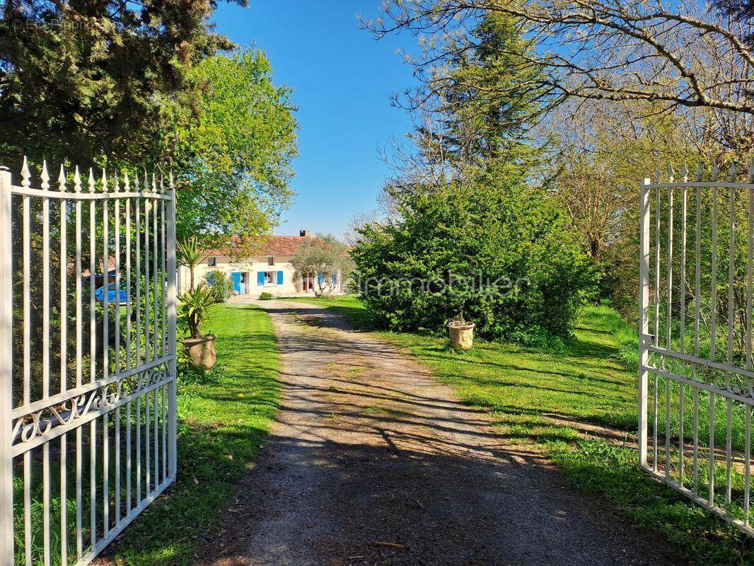 Maison à LANTA