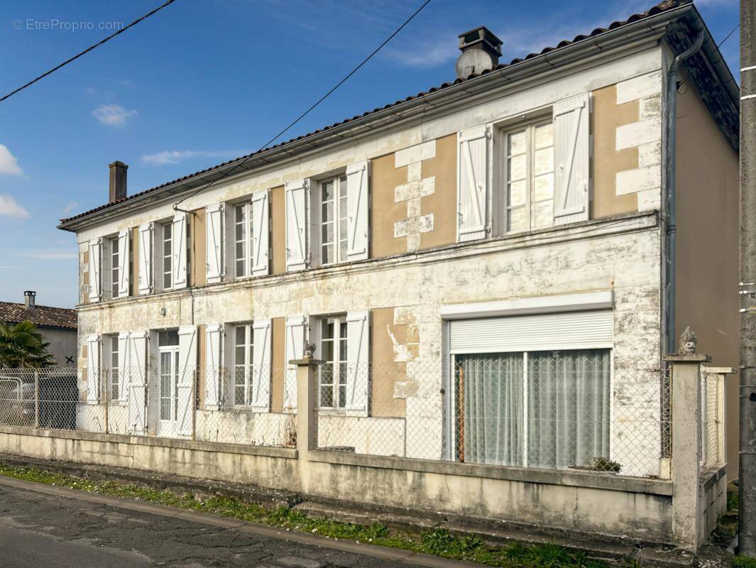 Maison à SAINTE-RAMEE