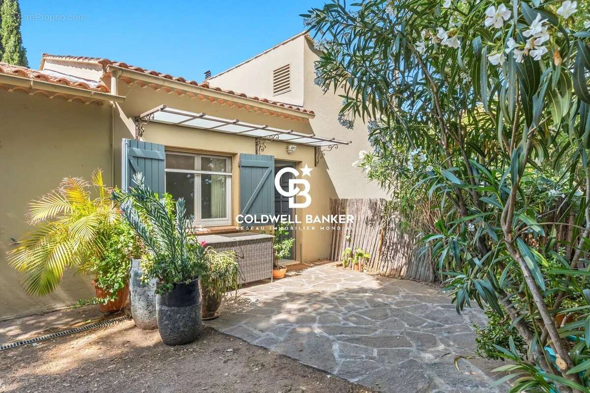 Appartement à RAYOL-CANADEL-SUR-MER