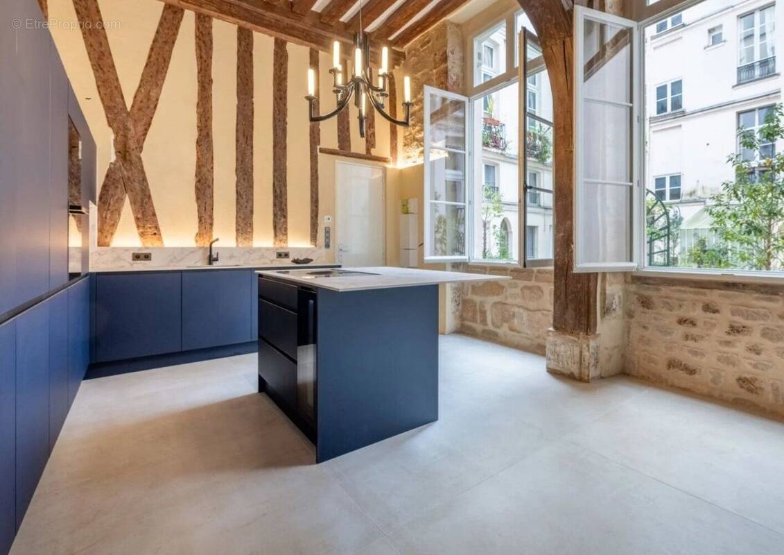 Appartement à PARIS-4E