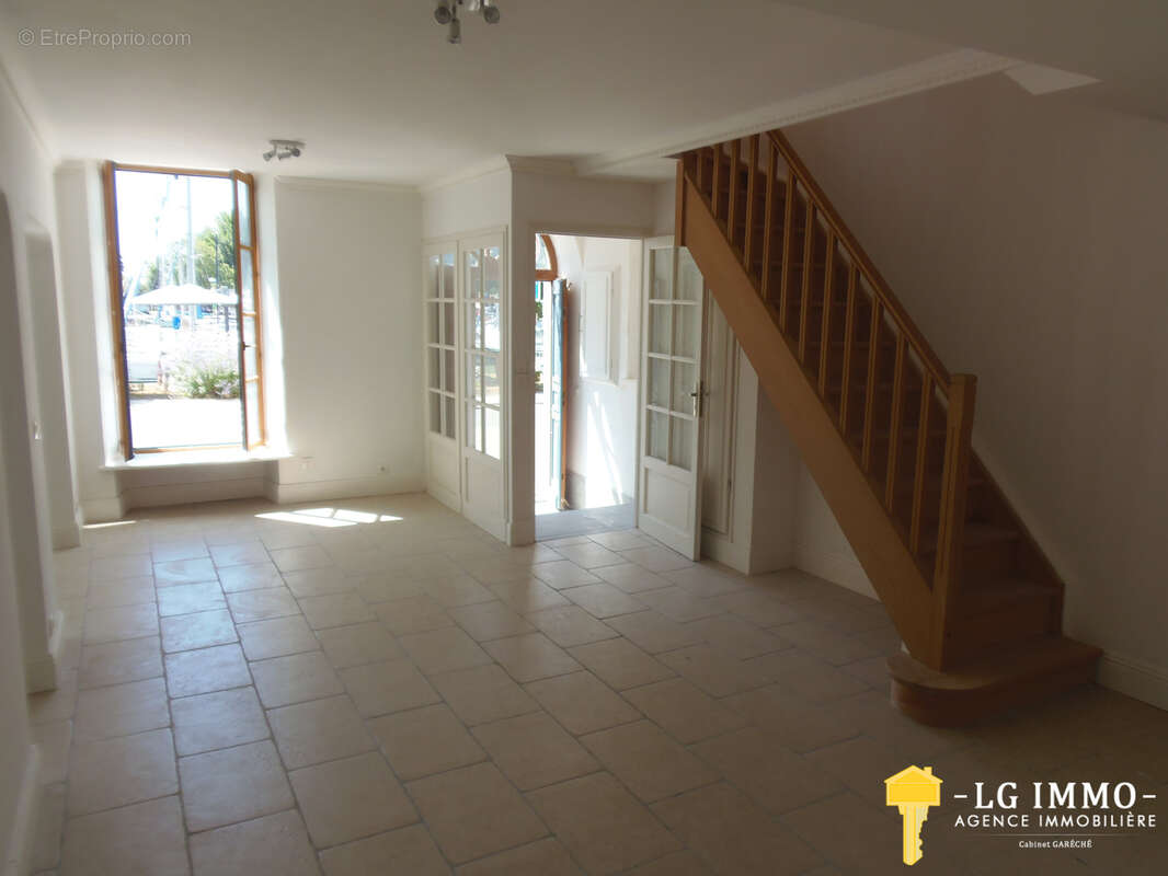 Appartement à MORTAGNE-SUR-GIRONDE