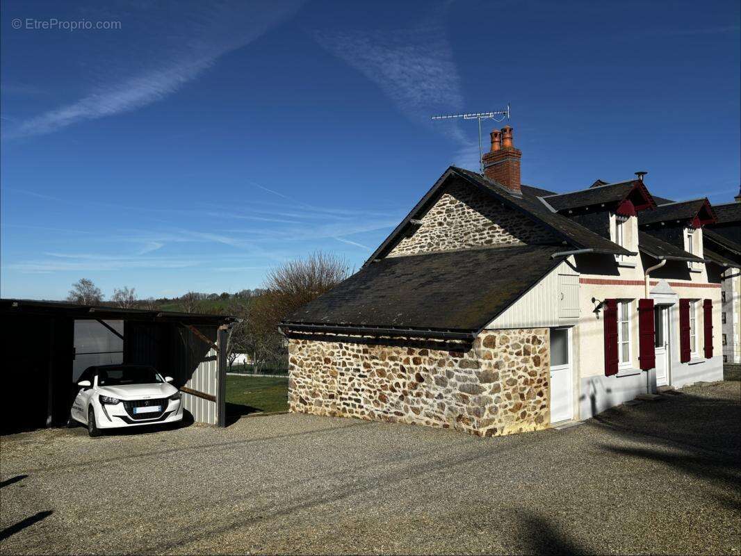 Maison à NEUVIC-ENTIER