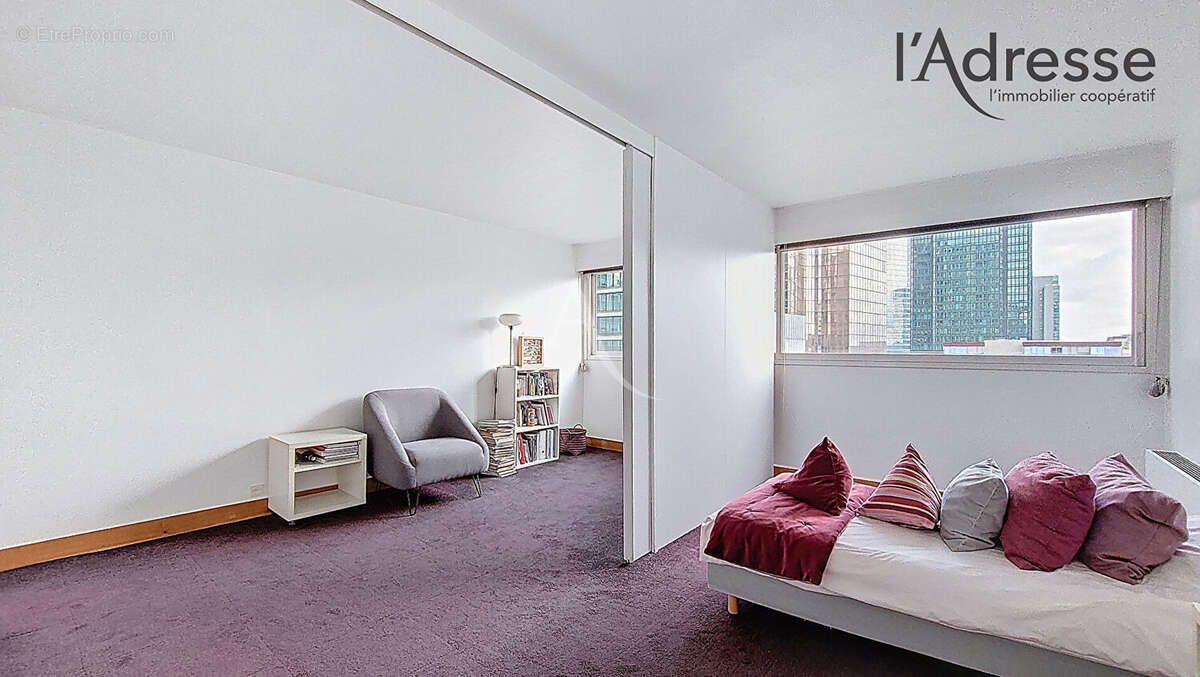 Appartement à COURBEVOIE