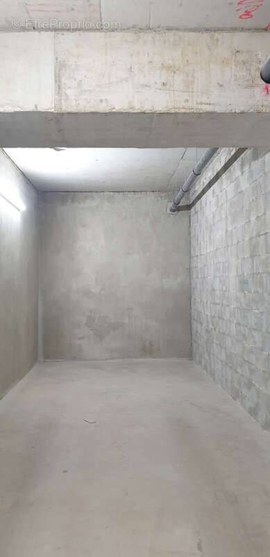 Parking à CAGNES-SUR-MER