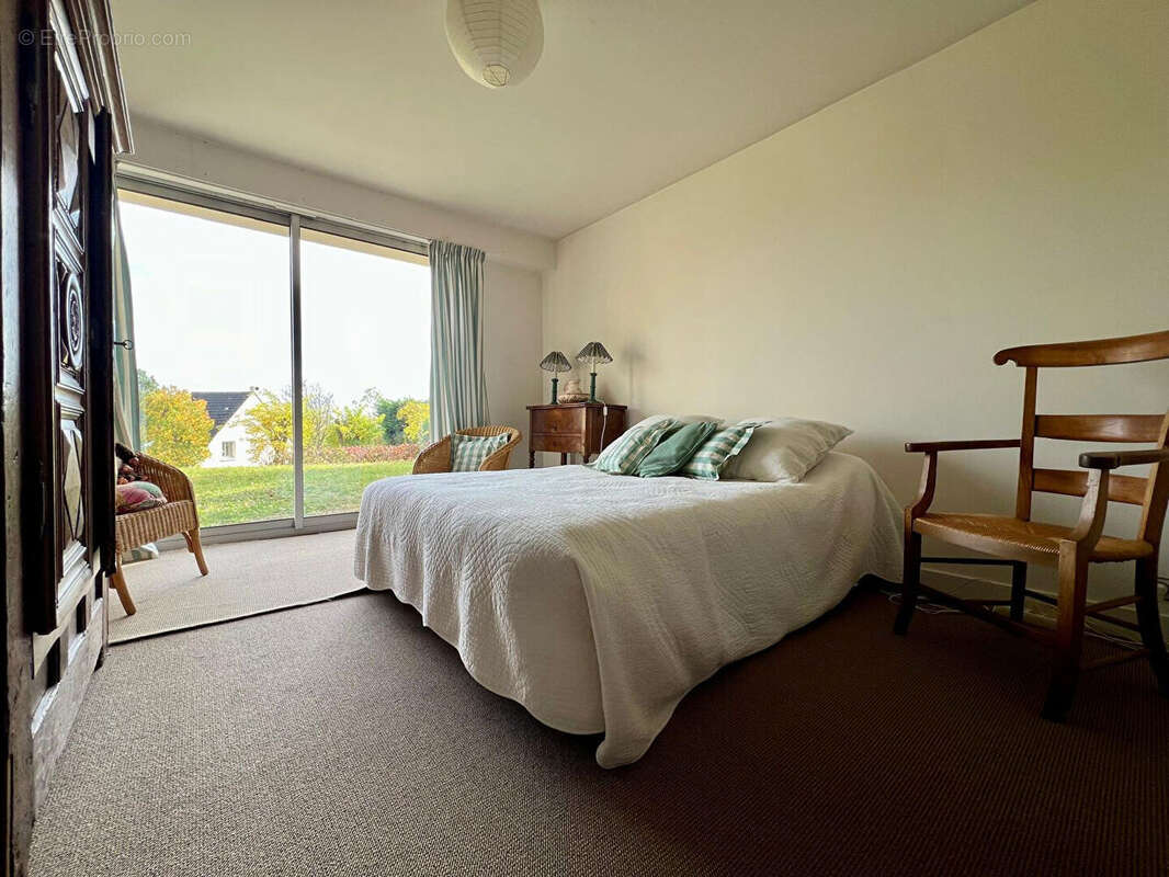 Maison à LE MESNIL-LE-ROI