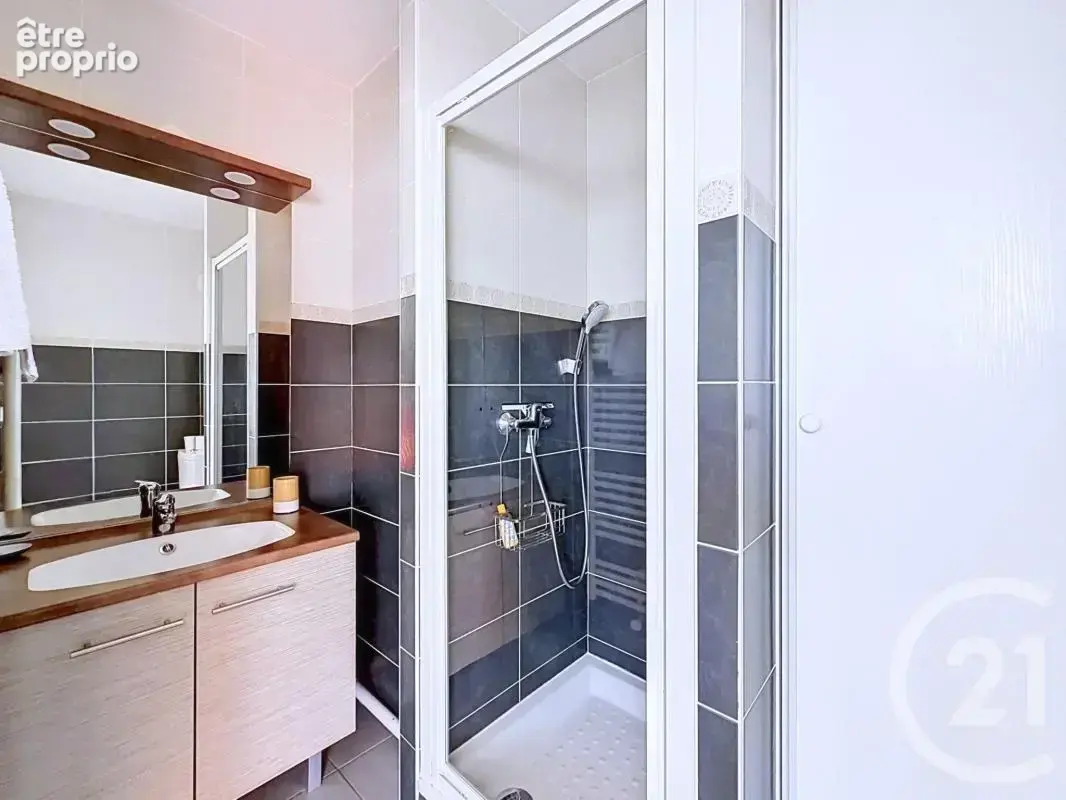 Appartement 62 m² à Lyon-8e  - photo 9