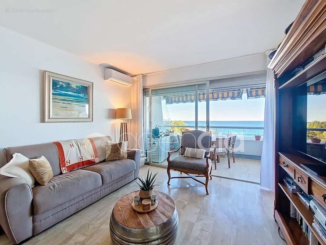 Appartement à VILLENEUVE-LOUBET