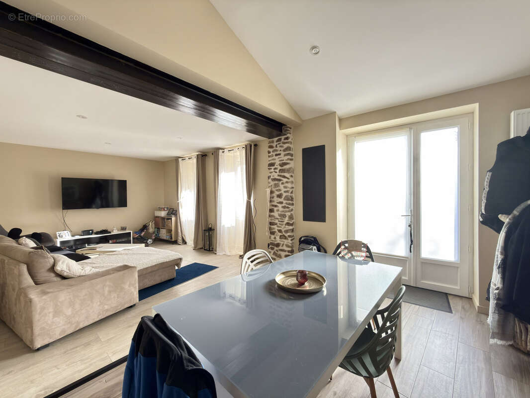 Maison à SAINT-COLOMBAN