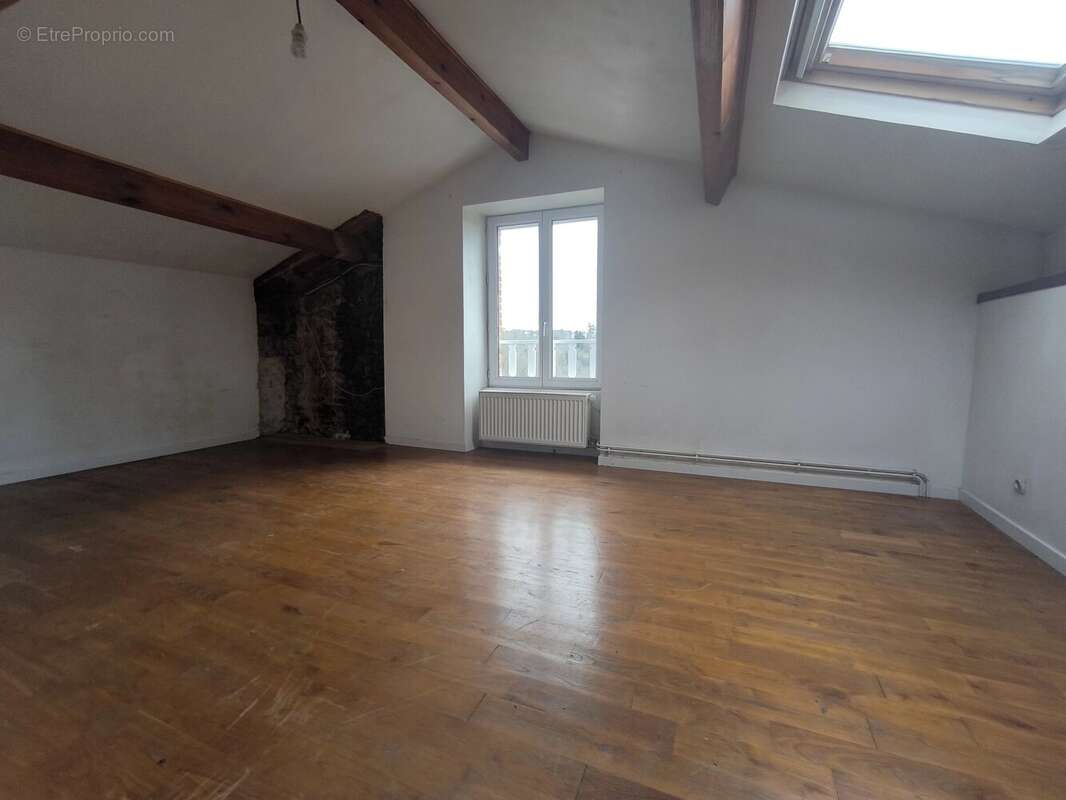 Maison à SAINT-JUNIEN