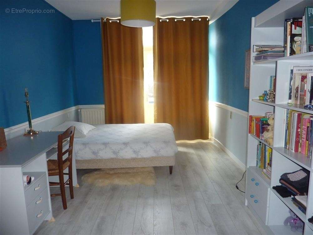 Maison à LASSAY-LES-CHATEAUX