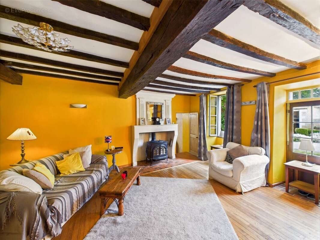 Maison à POULLIGNAC