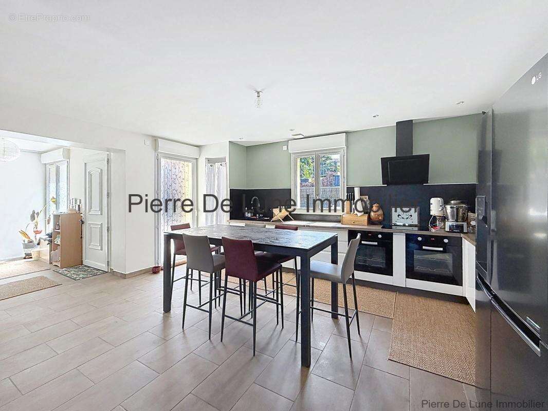 Maison 178 m² à Le Bois-D'oingt  - photo 6