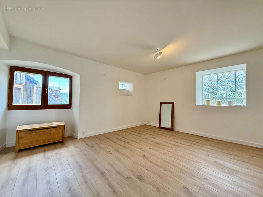 Appartement à LATHUILE