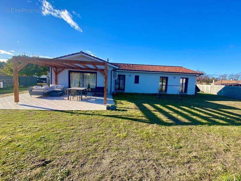 Maison à RION-DES-LANDES