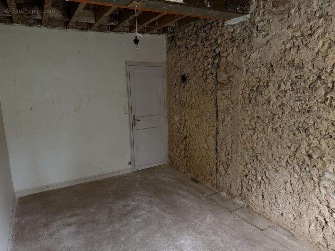 Maison à MOUTIERS-AU-PERCHE