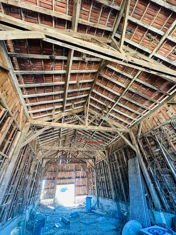 Charmant maison traditionnel en pierre de plain pied avec 2 chambres, 3 grandes granges et 1,7 ha de terrain e - photo 29