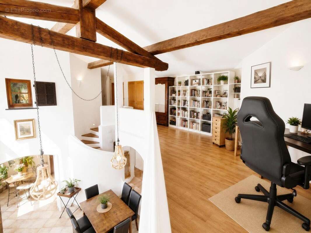   - Maison à COLOMARS