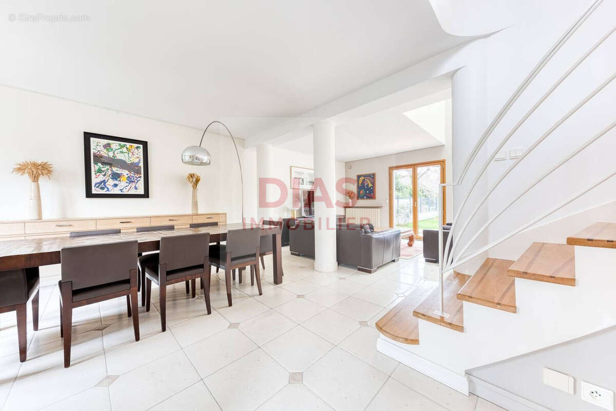 Maison à PONTAULT-COMBAULT