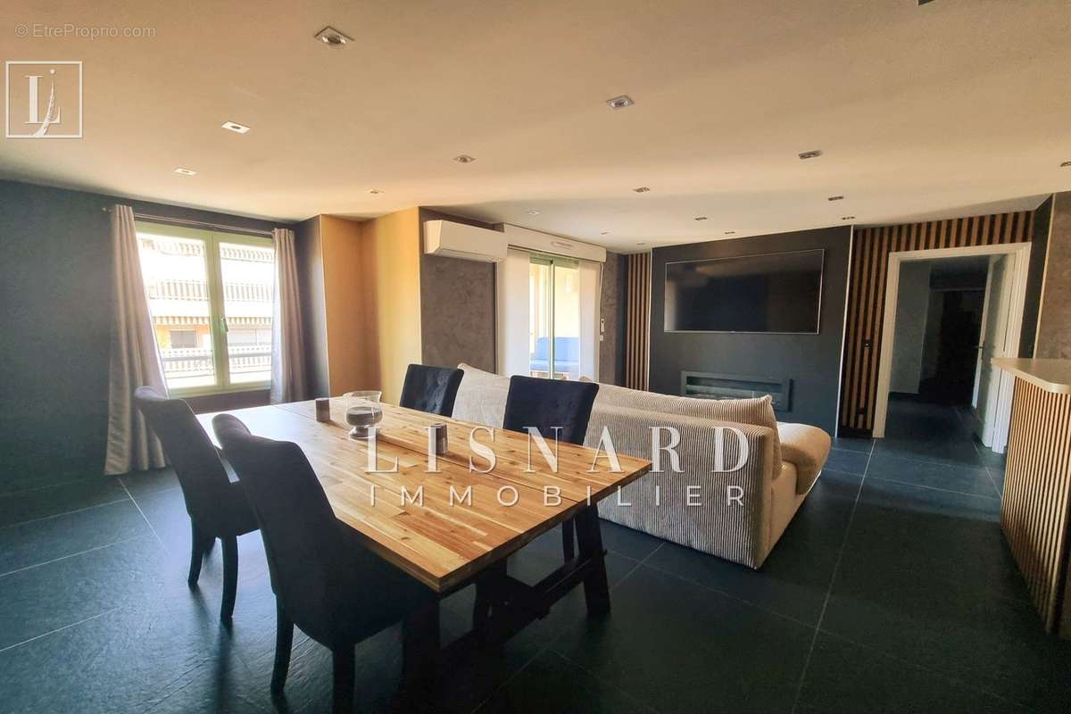 Appartement à VALLAURIS