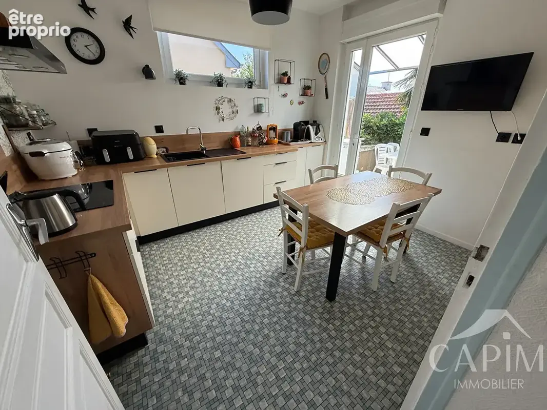 Maison de ville - logement 75m² hab+ 84m² aménageable-beau potentiel pour habitation ou investissement ! - photo 4