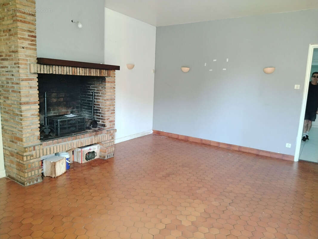 Appartement à MENESPLET