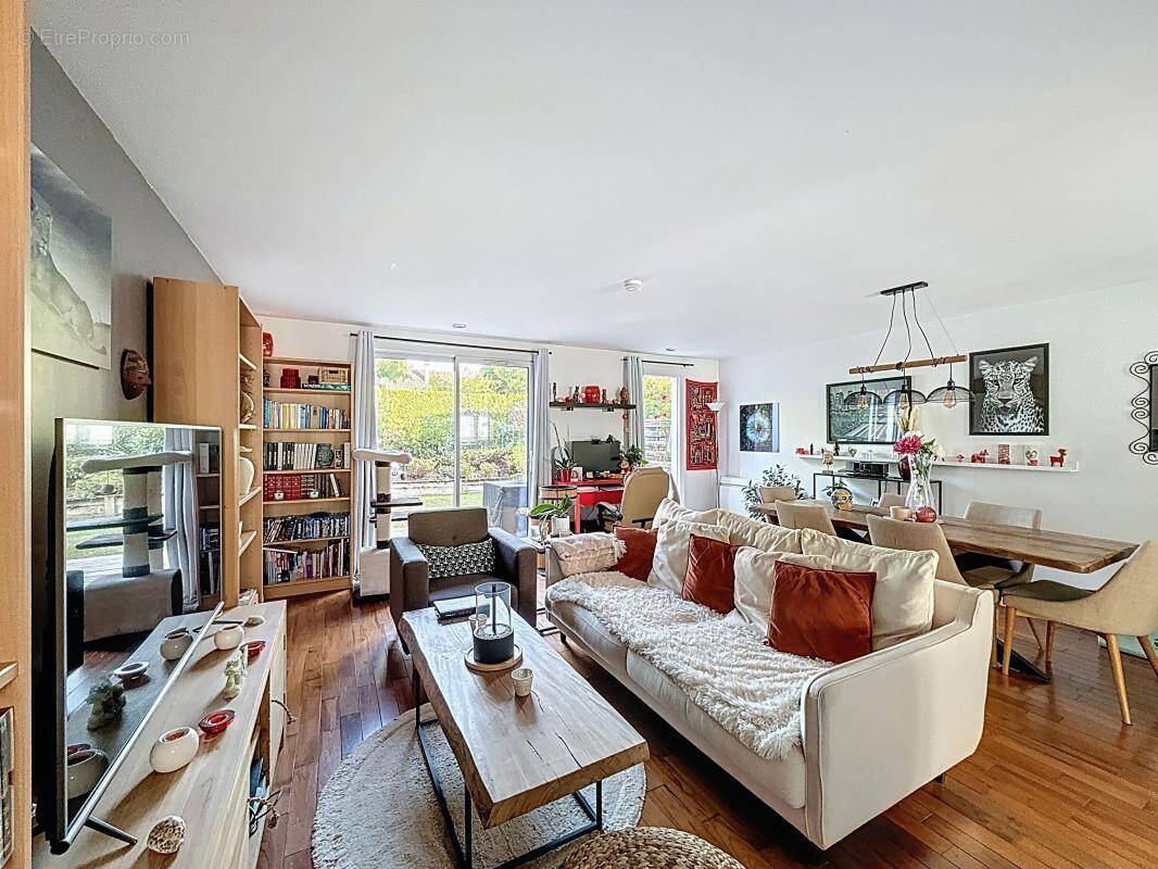 Maison à VOISINS-LE-BRETONNEUX