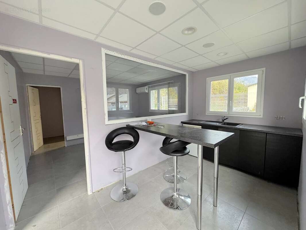 Local - entrepot - photo 2