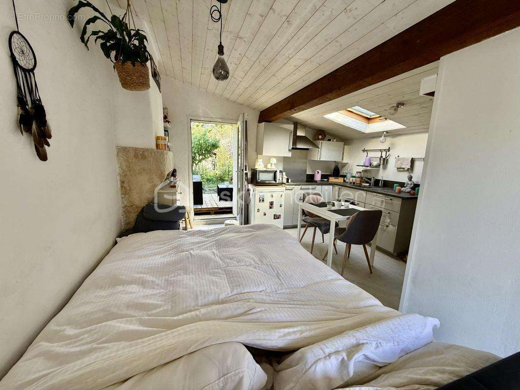 Maison à NIEUL-LES-SAINTES