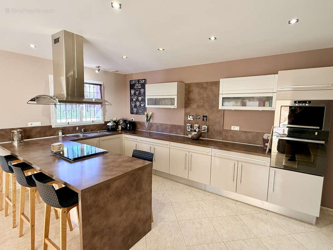 Maison à NISSAN-LEZ-ENSERUNE