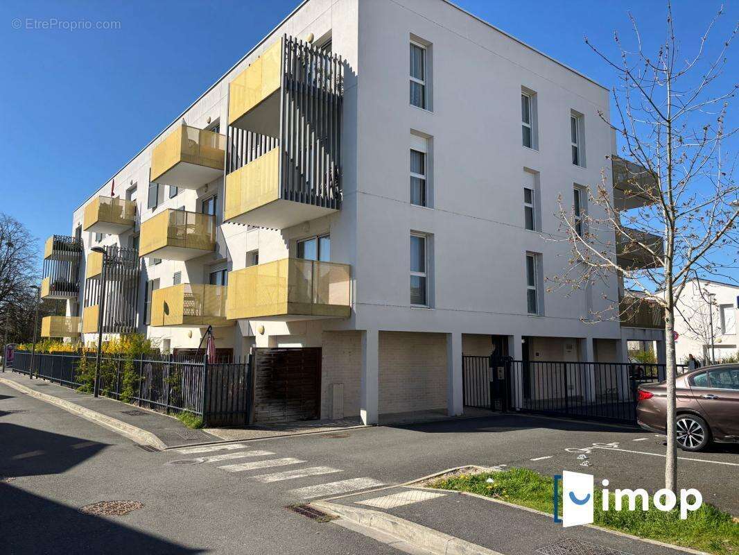 T4 avec terrasses et parkings - photo 14