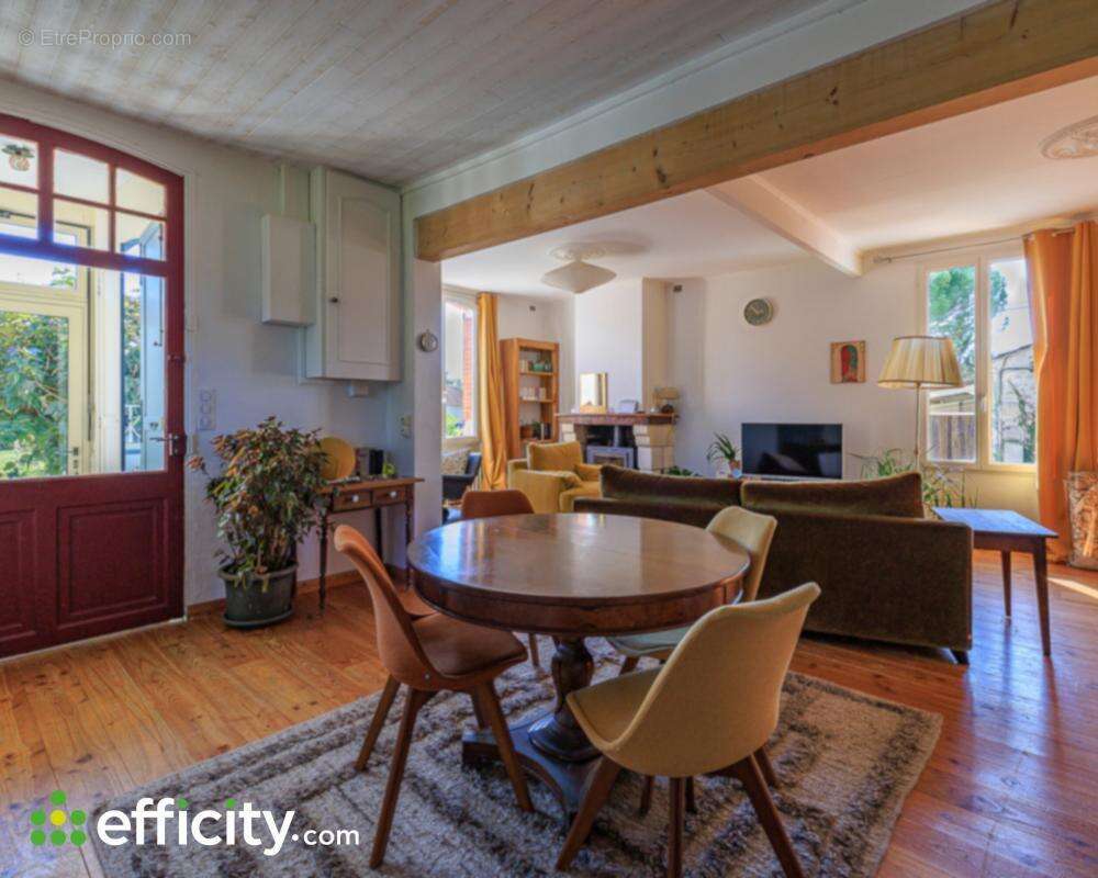 Maison à VILLEFRANCHE-DE-LONCHAT