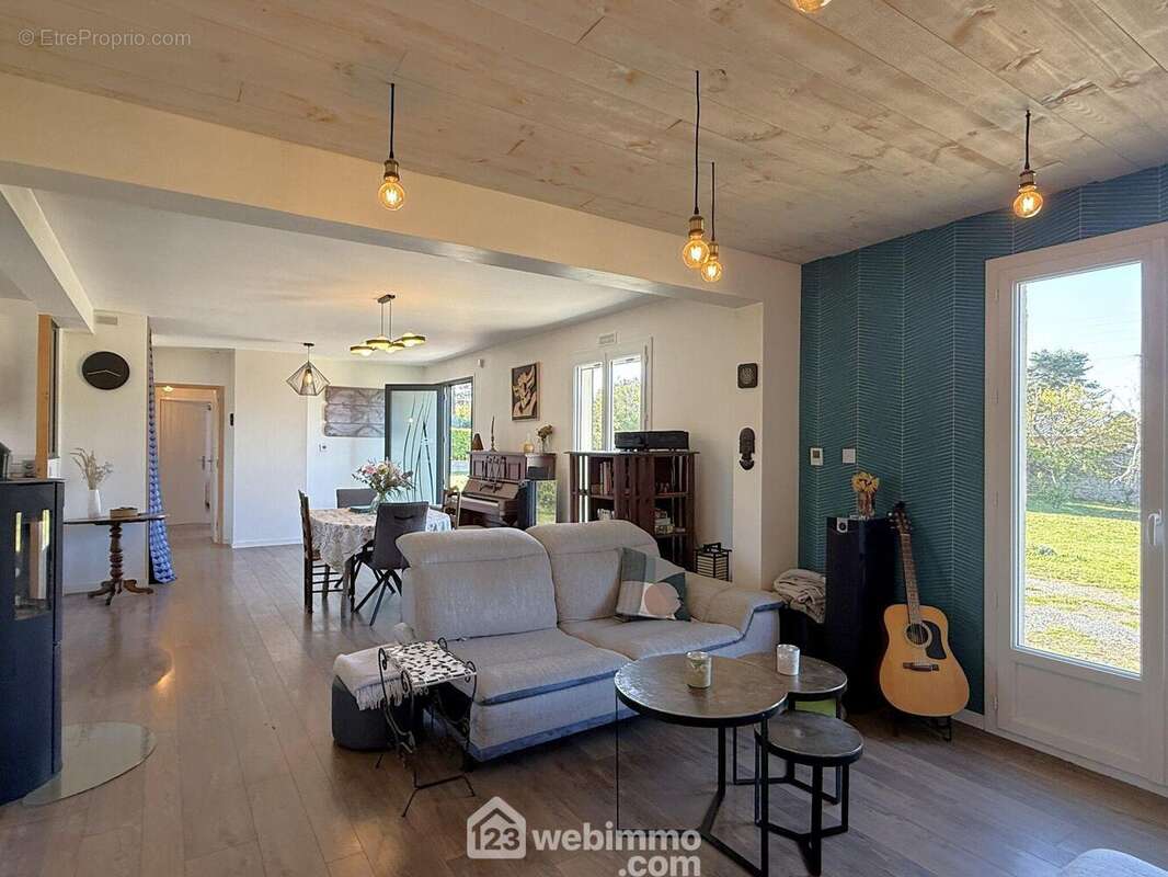 Vue opposée, - Maison à MIGNE-AUXANCES