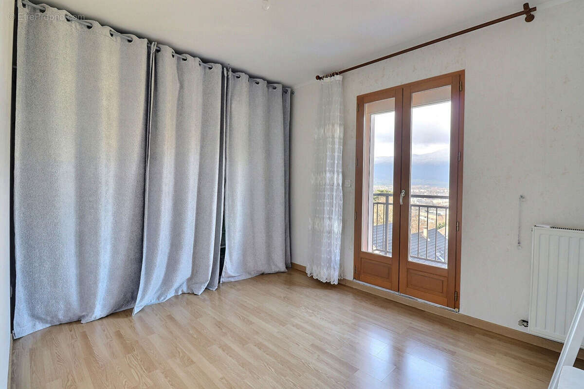 Maison Chambery 6 pièce(s) 141 m² et 559 m2 de terrain - photo 13