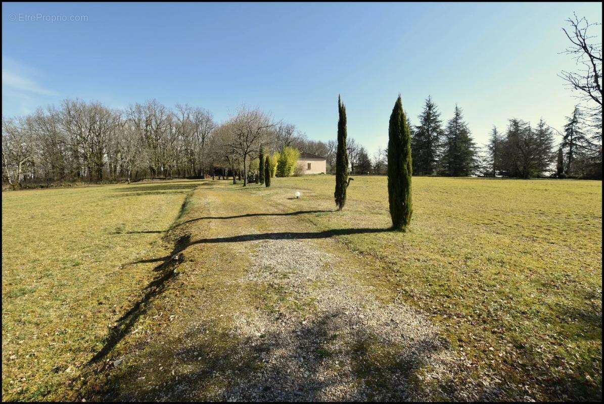 Maison à LAROQUE-DES-ARCS